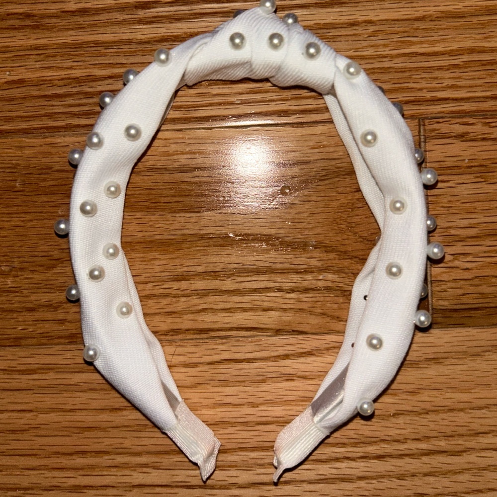 Elegant White Pearl-Embellished Headband